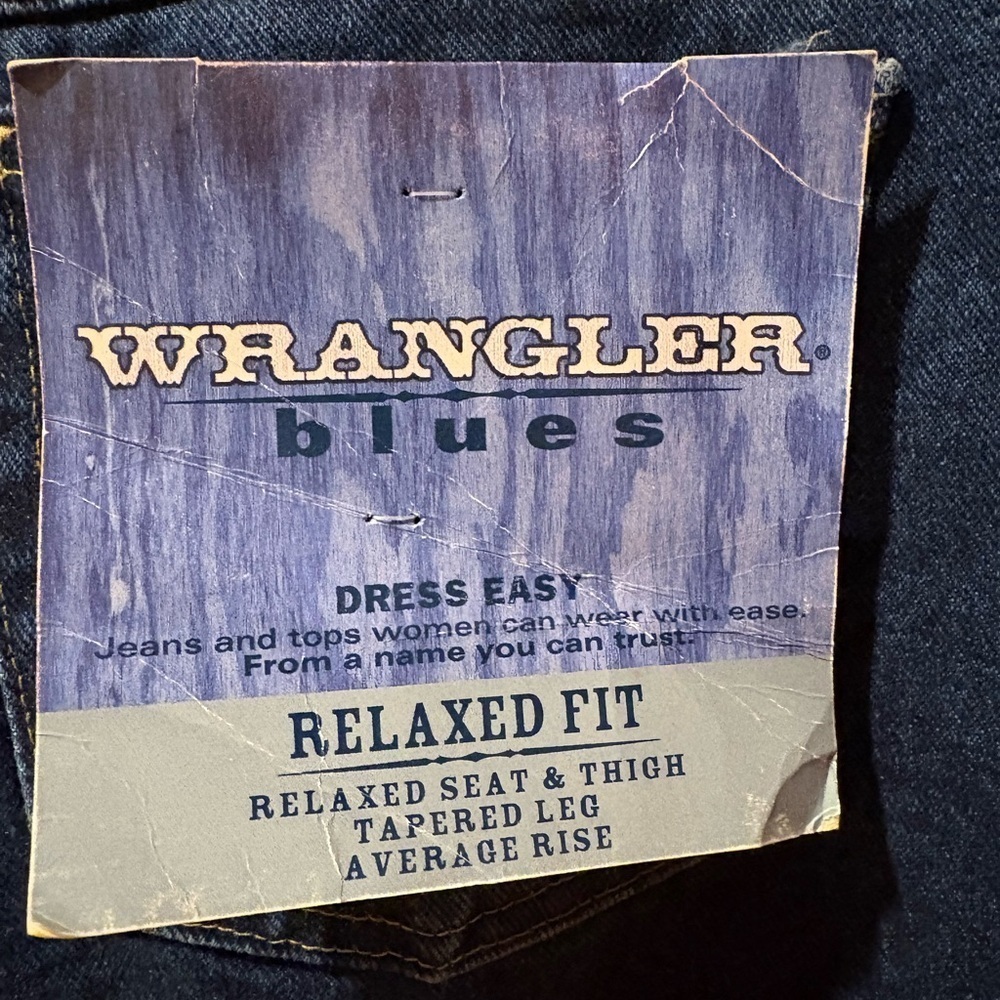 WRANGLER® BLUES RELAXED FIT JEAN women’s size 16x30 NWT - Picture 5 of 9